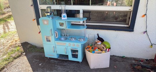 Play kitchen with huge collection of food and accessories