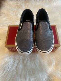 New in box girls Vans Slip-On Sneakers in Black Glitter size 3