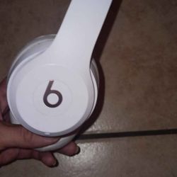 Beats SOLO 4 