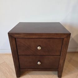 End Table With 2 Drawers