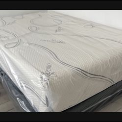 Queen Size Memory Foam Mattress 