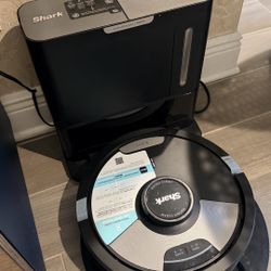 Shark Robot 2-in-1 Vaccum And Mopping 