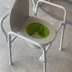 Bedside commode $20 Liners 