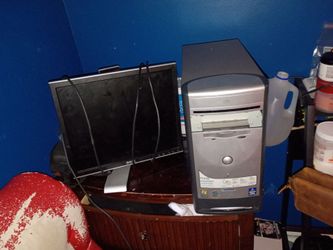 It's an dell monitor and a emachines tower