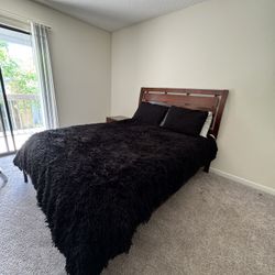 Queen Bed  With 3 Piece Dresser Set