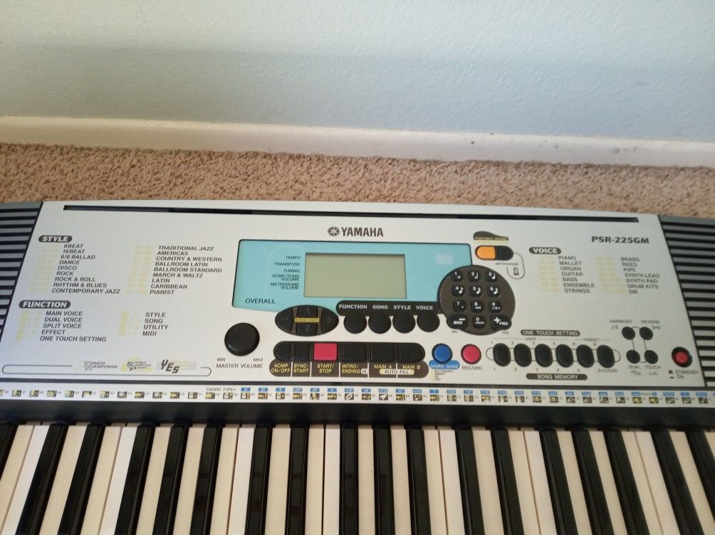 Portable Yamaha Piano PSR-225-GM