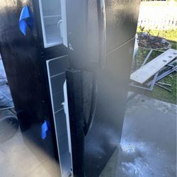 Free Fridge-Bottom Does NOT cool.