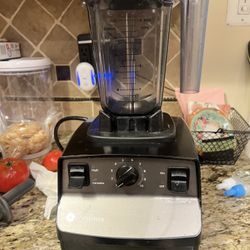  VitaMix Blender Works Perfectly ! $80