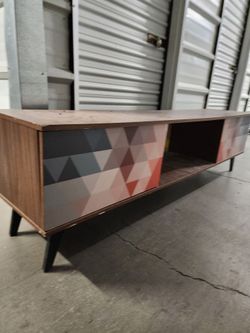 Tv stand