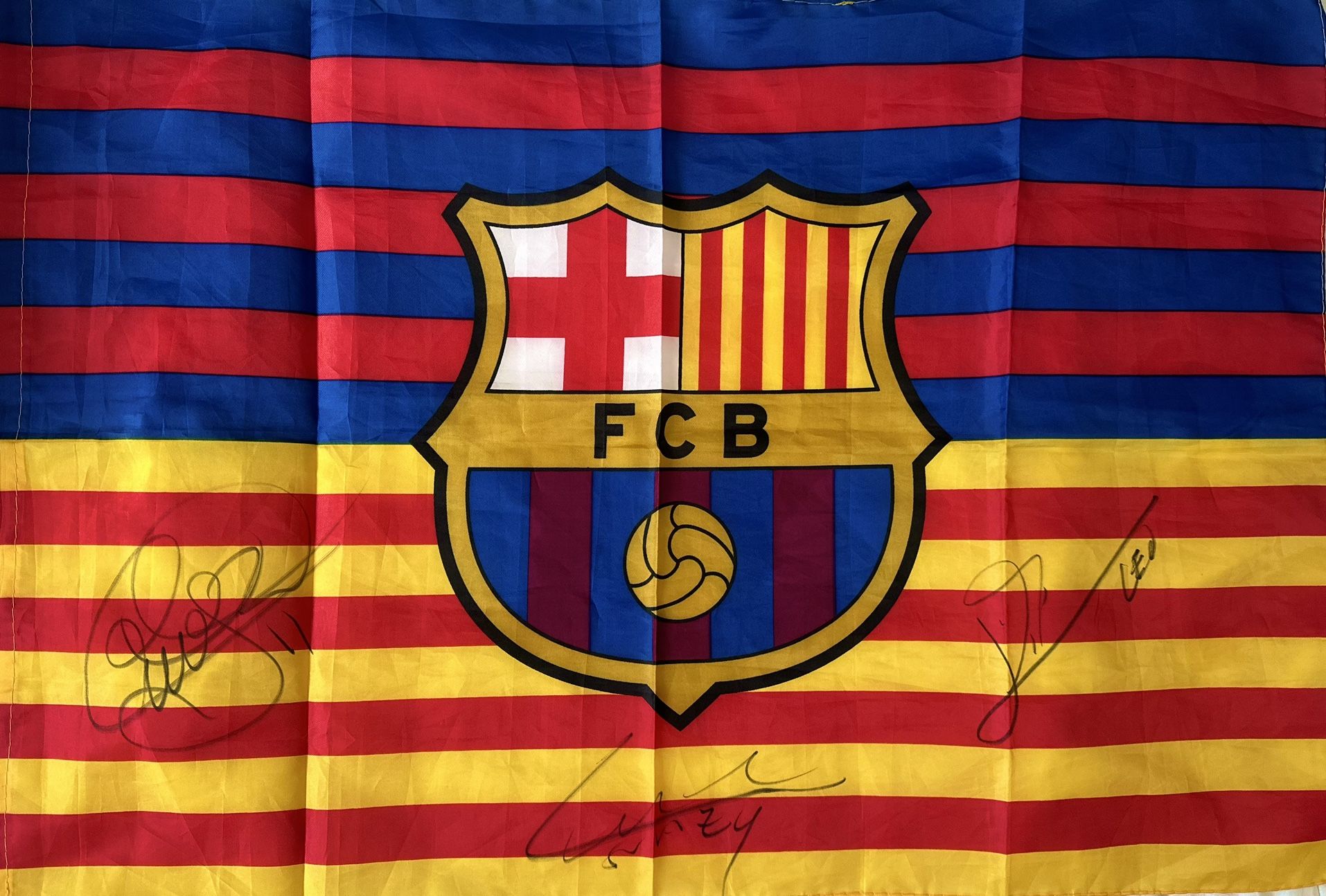 MESSI, NEYMAR, SUAREZ SIGNED BARCELONA FLAG (Price negotiable)