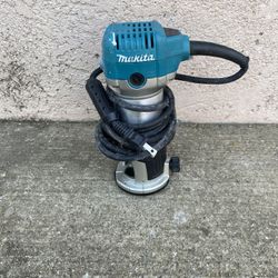 Makita Compact Router 