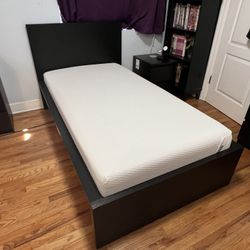 IKEA Malm Twin bed with Tuft & Needle mattress and sheets