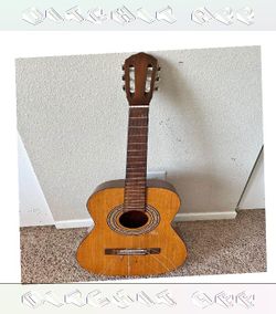 control positive Acoustic Guitar Wonderful Sound and Traditional Build