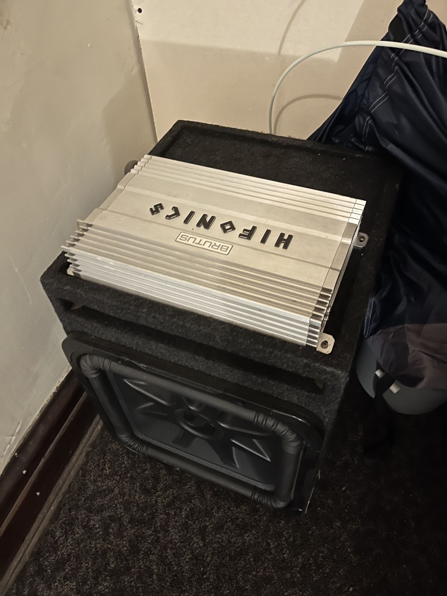15” L7 Kicker  / 2000 W Hyphonics Amp