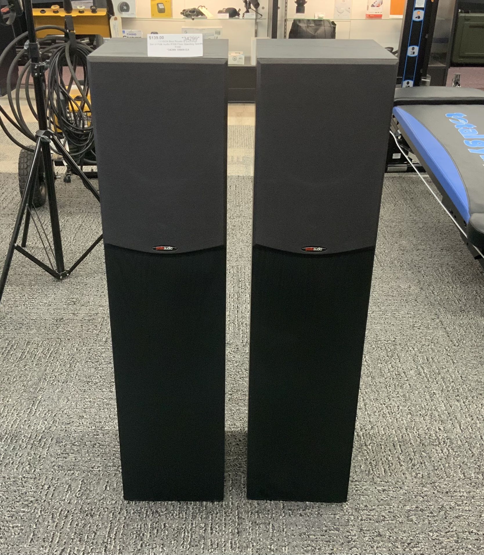 Polk Audio R300 floor-standing speakers (2) for Sale in Willoughby, OH ...