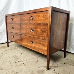Vintage Mid Century Modern Dresser/Credenza 