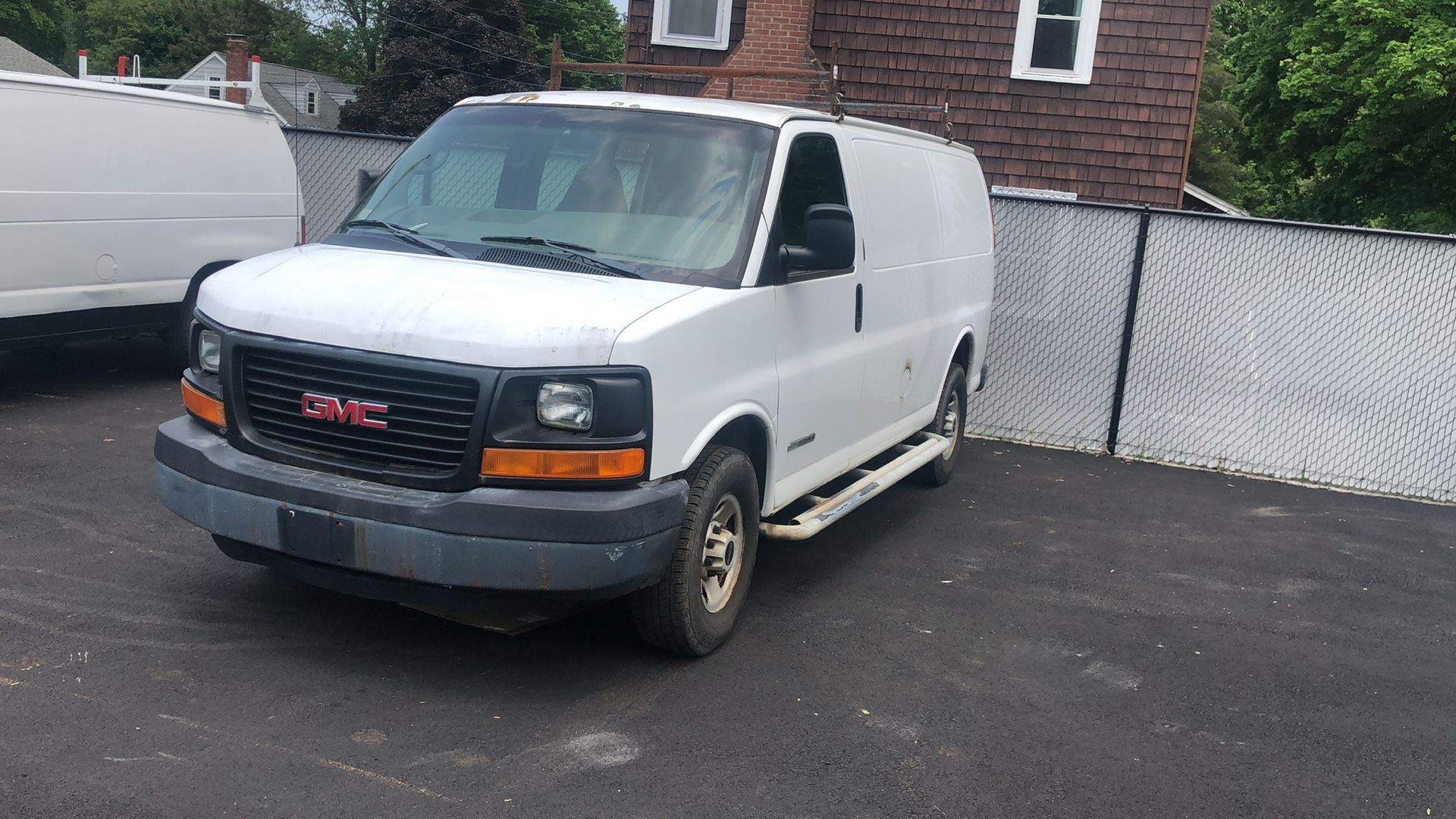 2005 chev 2500. //////170 miles