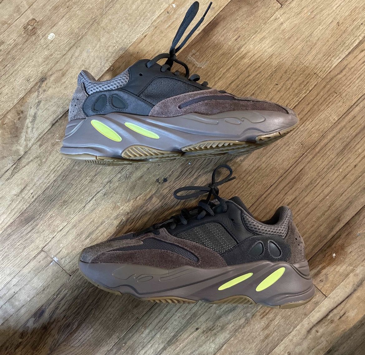 Adidas Yeezy 700 Mauve