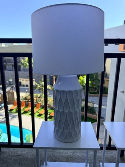 Large white texture lamp