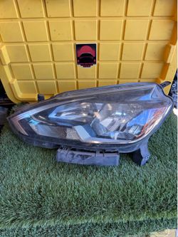 2016 Nissan Sentra Left Driver Side Headlight
