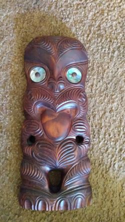 Hand carved ROTORUA,N.Z MOANA WOOD CARVINGS Rotorua new Zealand