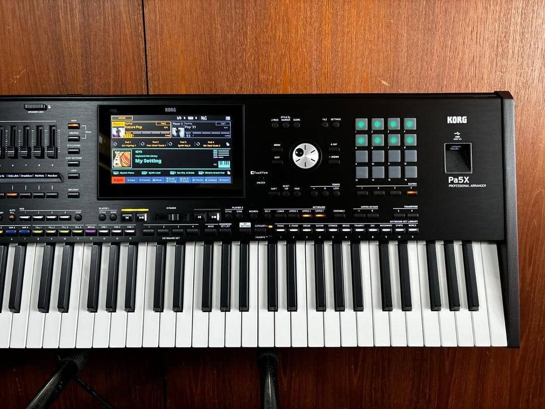 Title
Korg Pa5X 61 61-key Arranger Workstation w/ case