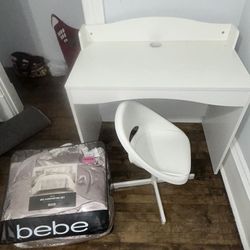 White Desk And Chair 