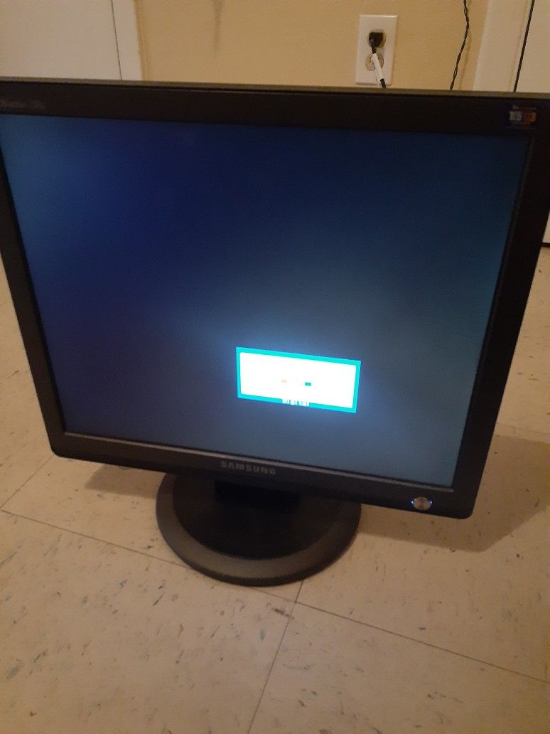Samsung Monitor 17"Sync Master 731 B