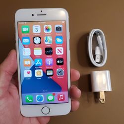 iPhone 7 - UNLOCKED - Like New  