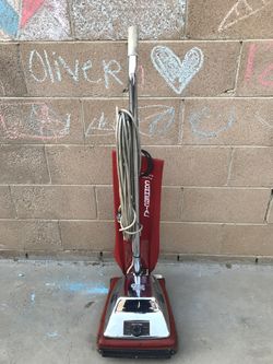 Saintaire heavy duty commercial vacuum