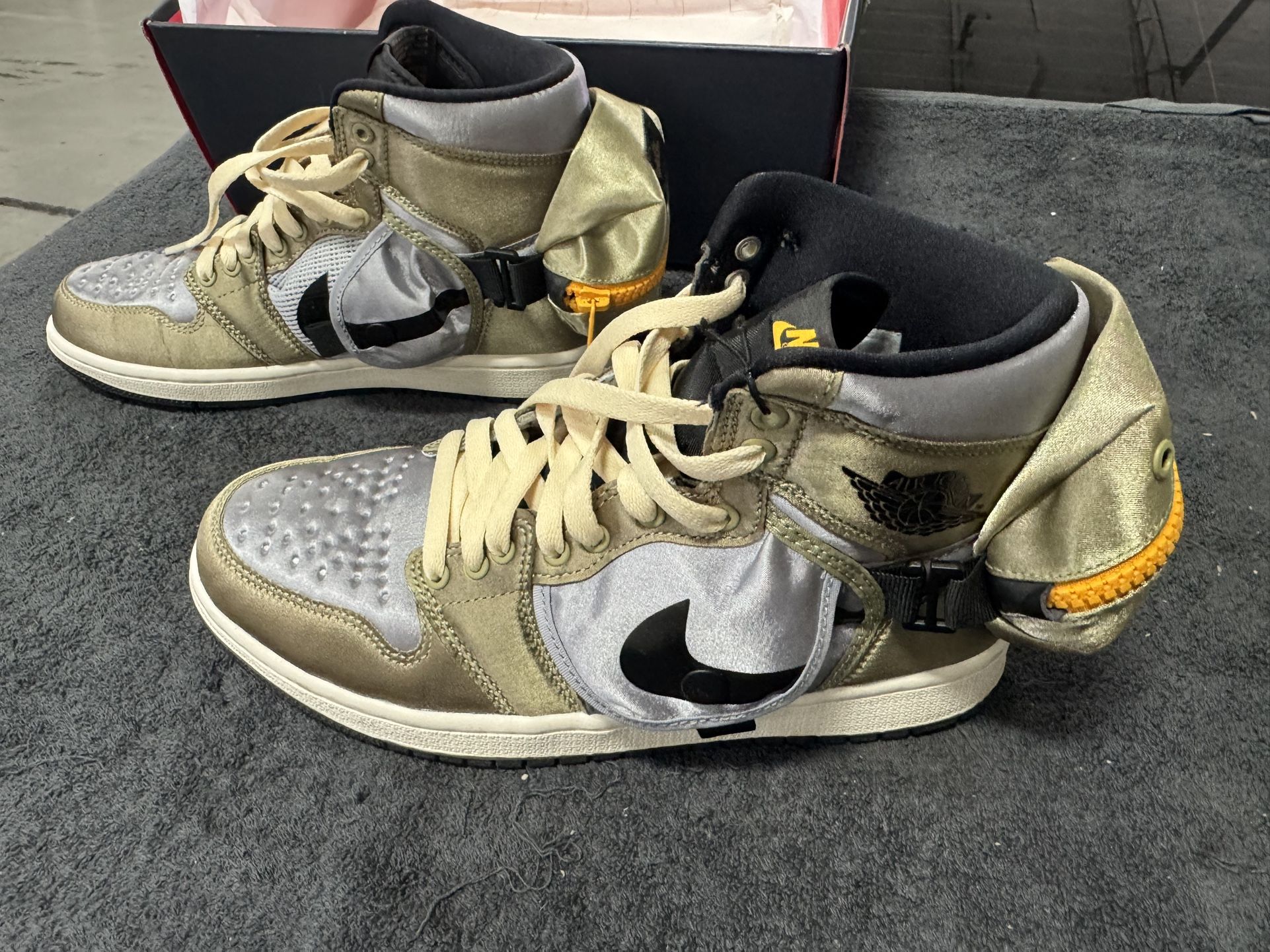 Size 7 - Air Jordan 1 Retro Utility DO8727 200 High Neutral Olive/Taxi