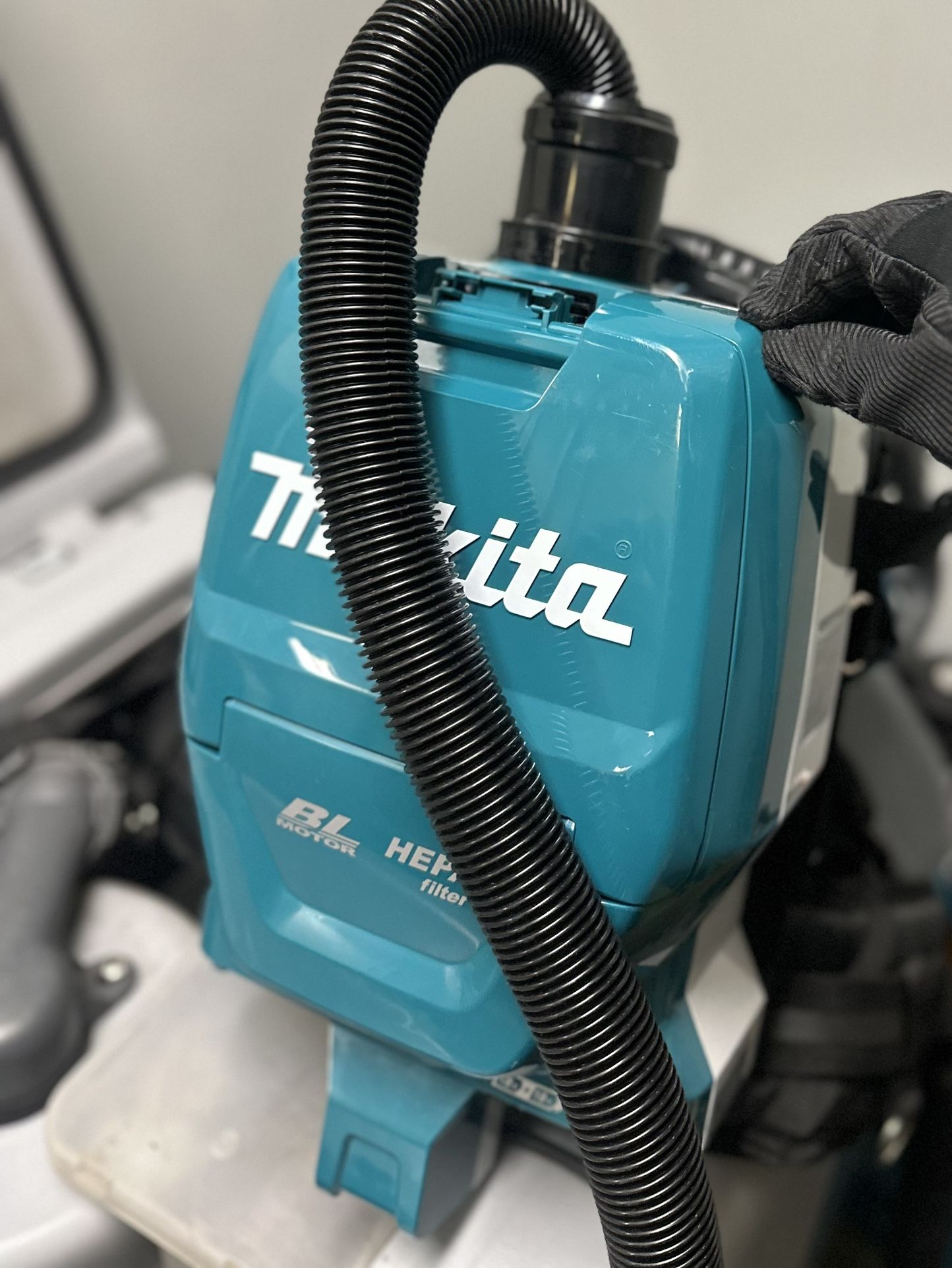 Backpack Dry vacuum Portable And Cordless MAKITA dvc265zxu