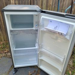 4.5 Cubic Foot LG Refrigerator
