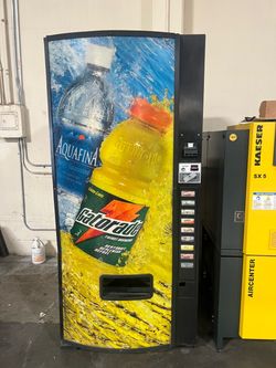 Gatorade Aquafina Beverage Vending Machine