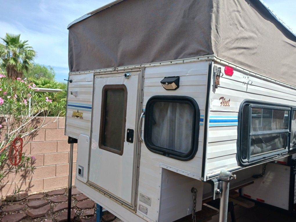 TRUCK CAMPER