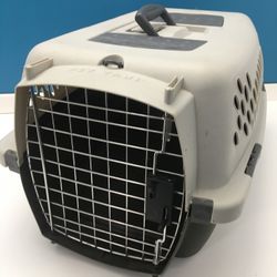 Petmate Pet Taxi Carrier Excellent Condition