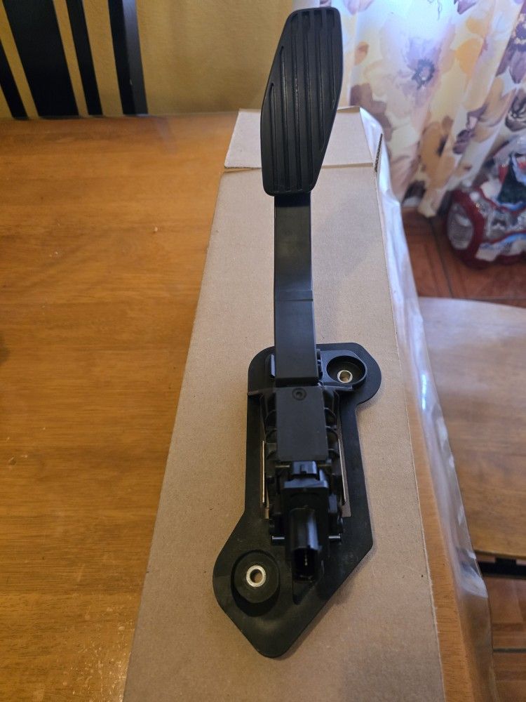 Pedal with Position Sensor For Sale For 2021 Silverado 2500 Hd