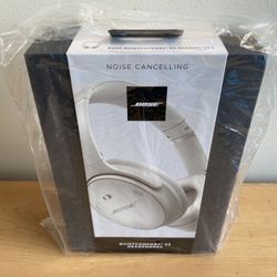 Bose Quietcomfort 45 Wireless Headphones ( New )