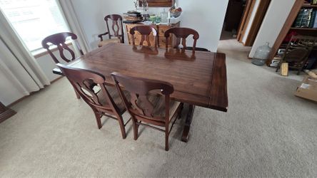**PRICE LOWERED MUST SELL** Beautiful Pedestal Dining Table with 6 Chairs - 70”