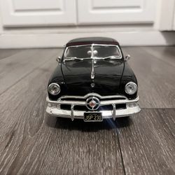 Diecast 1/18 Scale 1950 Ford Convertible top  Black 