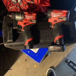 Milwaukee Fuel Hammer Driver And Impact Driver W/batteries