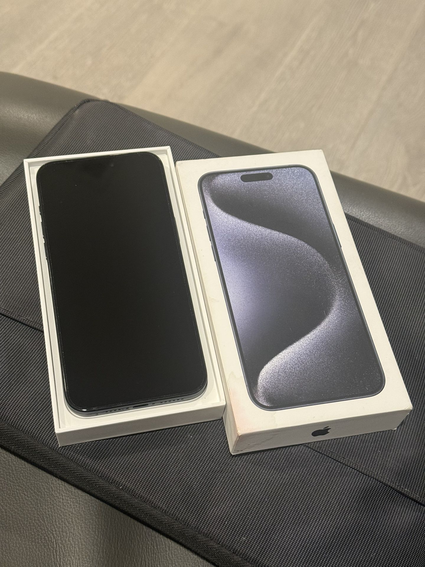 iPhone 15 Pro Max- Blue 512gb