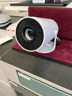 Projector ROHS LCD w/ Remote