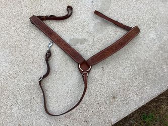 Saddle Breast Collar