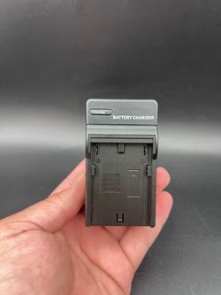 Canon BP-911 BP-915 BP-930 BP-945 Battery Wall Charger 8.4V Untested