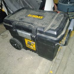 DeWalt Rolling Tool Box