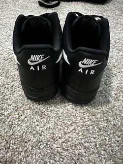 Black/white Air Force’s