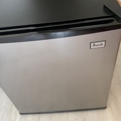 Avanti Mini Fridge