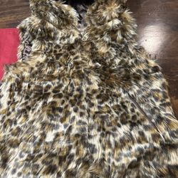 Girl's Vest Animal Print Size Small 7/8