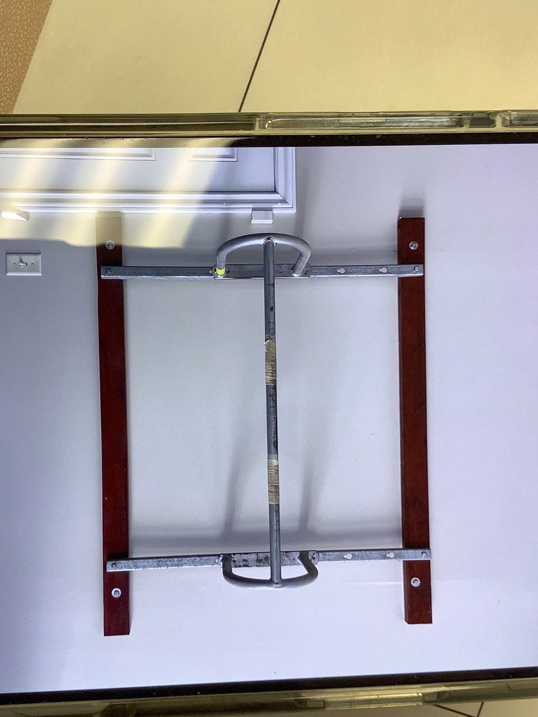 Galvanized steel And Wood Curl Bar